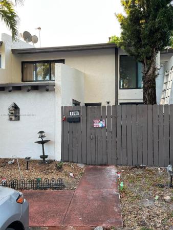 Snapper Creek Townhouses, 6608 SW 114th Ave 0, Kendall, Florida 33173, image 2