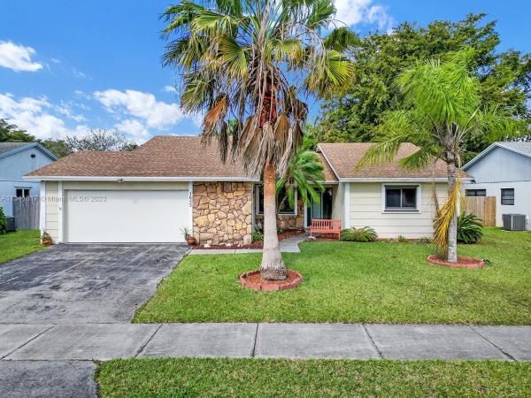 Homestead Lakes Tennessee East, 1655 N Goldeneye Ln, Homestead, Florida 33035, image 1