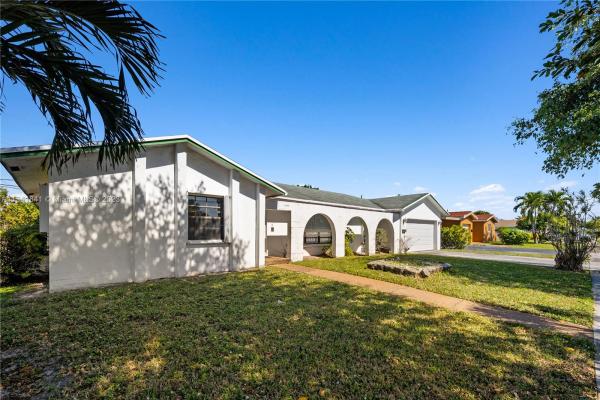 Flair, 4851 NW 17th St, Lauderhill, Florida 33313, image 2