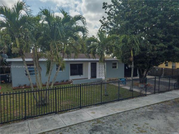 Carol City Gardens, 4490 NW 201st St, Miami Gardens, Florida 33055, image 2