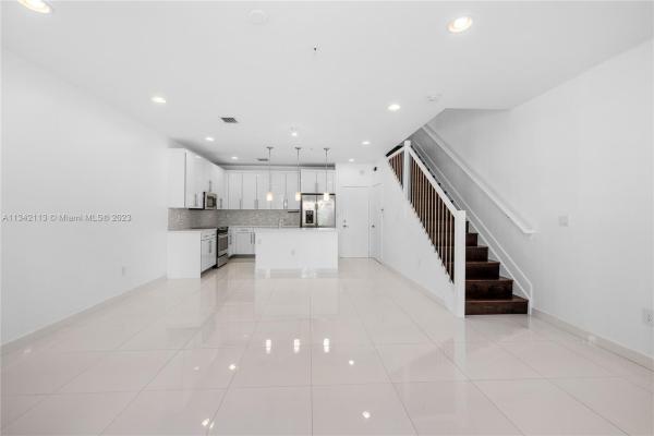 Weitzer Aventura Place, 2610 NE 213th St #105, Ojus, Florida 33180, image 2