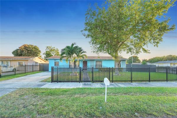 Leslie Estates, 3320 NW 202nd Ln, Miami Gardens, Florida 33056, image 2