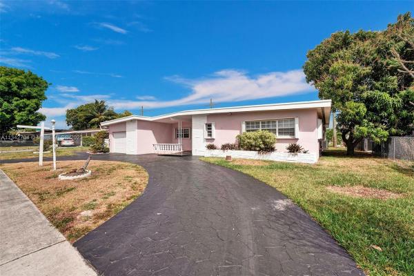 Highland Manor, 665 NE 180th St, North Miami Beach, Florida 33162, image 1