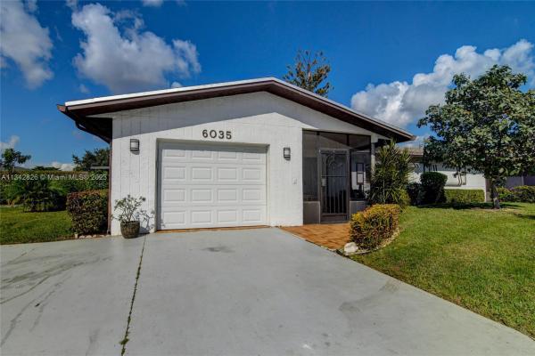 Delray Villas 4 & 5, 6035 Dusenburg Rd, Delray Beach, Florida 33484, image 2