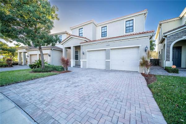 Champion Lakes, 19238 NE 6th Ave, Ives Estates, Florida 33179, image 2