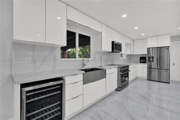 Flagami, 535 SW 82nd Ave, Fountainebleau, Florida 33144, image 2