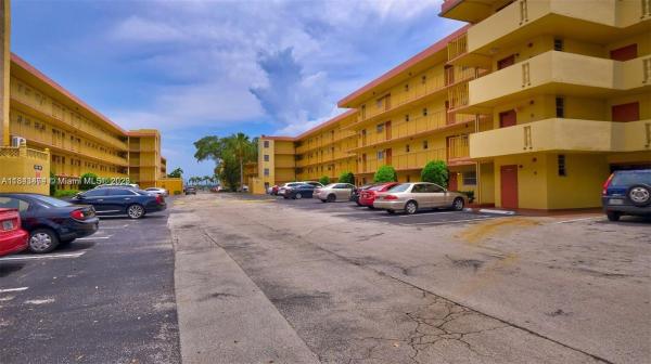 Royal Oaks, 447 NE 195th St #421, Ives Estates, Florida 33179, image 1
