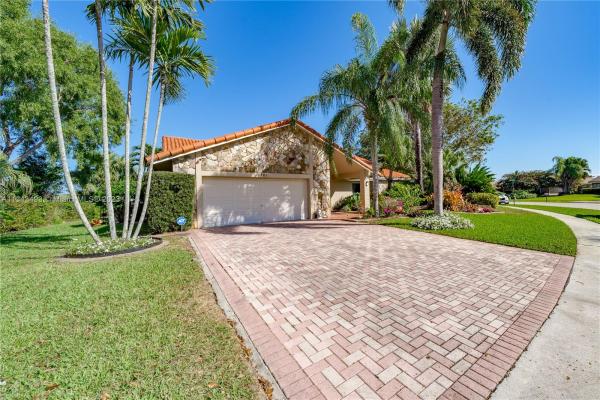 Jacaranda Lakes, 9701 NW 15th St, Plantation, Florida 33322, image 1