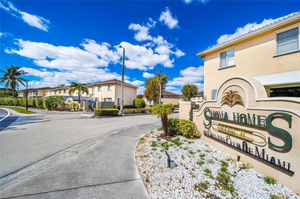 Shoma Villas At Country Club Of Miami, 7345 NW 174th Ter #103, Country Club, Florida 33015, image 1