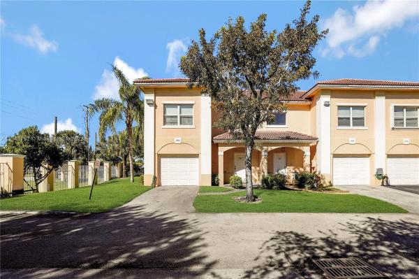 Estancia At Palm Springs, 201 Talia Cir, Palm Springs, Florida 33461, image 1
