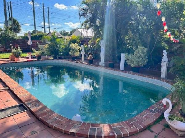 Palm Springs Lakes, 7600 W 15th Ave, Hialeah, Florida 33014, image 1