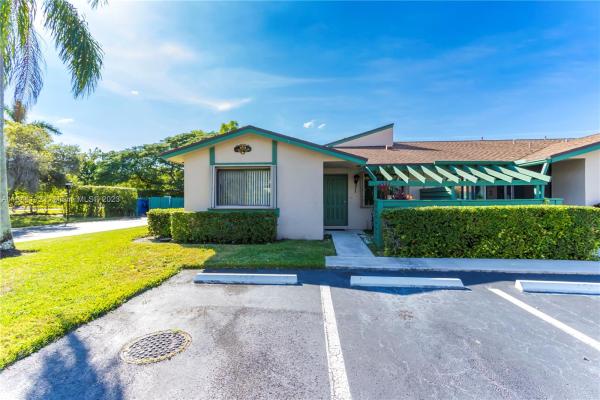 Lakeview Villas, 454 Lakeview Dr #1, Weston, Florida 33326, image 1