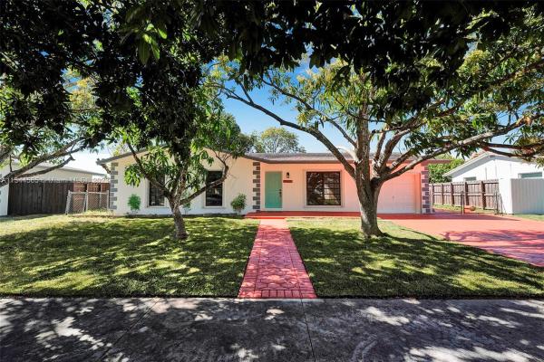 Fairway Estates, 15420 SW 103rd Pl, Palmetto Estates, Florida 33157, image 2