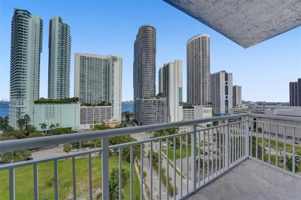 1800 Biscayne Plaza, 275 NE 18th St #1407, Miami, Florida 33132, image 1