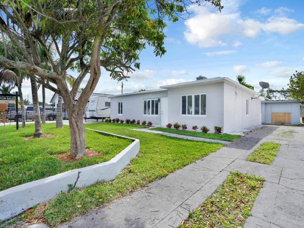 Leisure City Residential, 15300 Harding Ln, Leisure City, Florida 33033, image 2