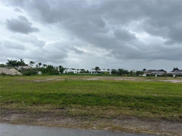 Los Jardines Estates, 10320 NW 133rd St, Hialeah Gardens, Florida 33018, image 1