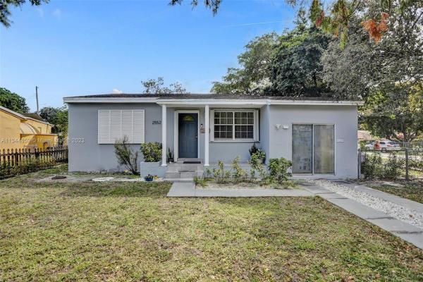 Sunshine Manor, 2552 S Wiley St, Hollywood, Florida 33020, image 1
