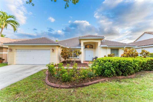 Heritage Lake, 748 Heritage Way, Weston, Florida 33326, image 1