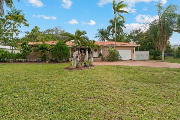Country Club Estates, 940 Hunting Lodge Dr, Miami Springs, Florida 33166, image 2