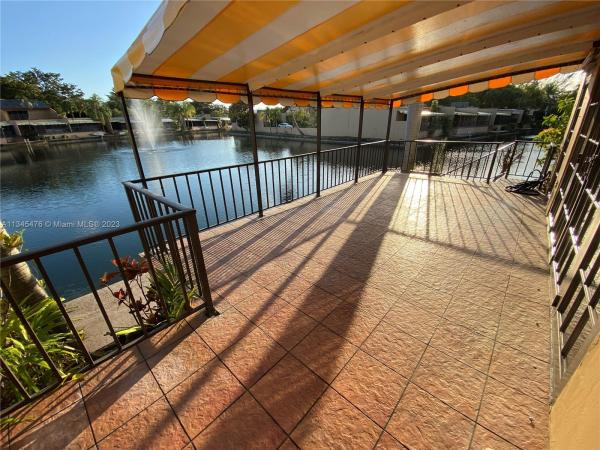 Loch Lomond East, 16016 Kilmarnock Dr #16016, Miami Lakes, Florida 33014, image 2