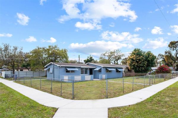 Golden Glades Park, 3000 NW 170th St, Miami Gardens, Florida 33056, image 1