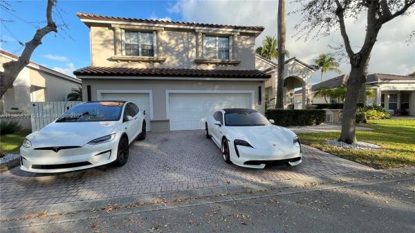 Banyan Oakridge, 3281 SW 53rd St, Hollywood, Florida 33312, image 1
