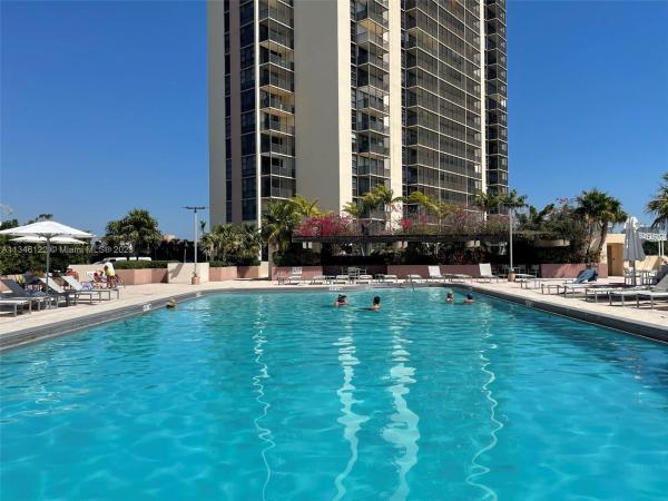 Coronado Tower 2, 20301 W Country Club Dr #1229, Aventura, Florida 33180, image 1