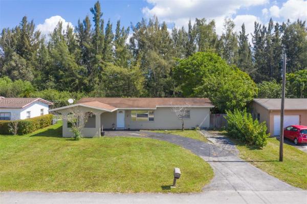 Stirling Lake, 5450 SW 55th Ave, Davie, Florida 33314, image 1