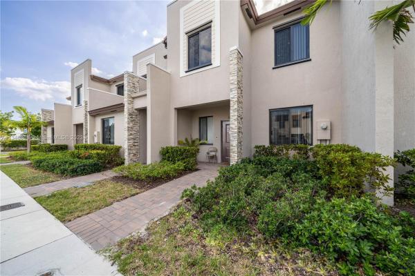 Las Ramblas At Via Ventura, 21444 NE 2nd Path, Ives Estates, Florida 33179, image 1