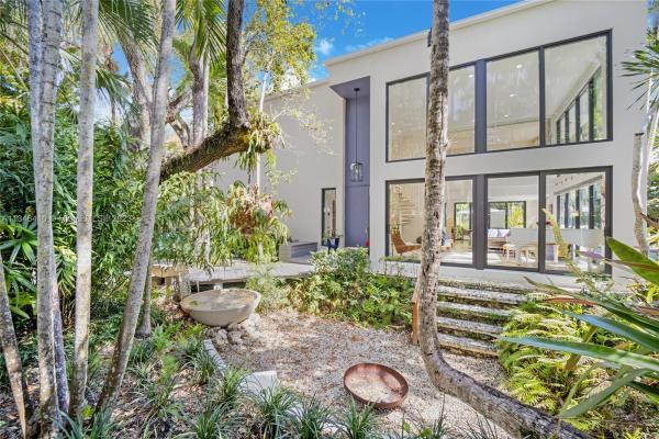 Begonia Villas, 2755 SW 22nd Ave, Miami, Florida 33133, image 1