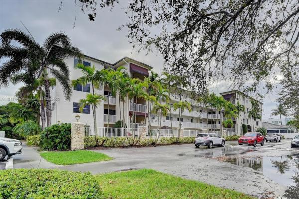 Devonshire, 1220 NE 3rd St #106, Fort Lauderdale, Florida 33301, image 1