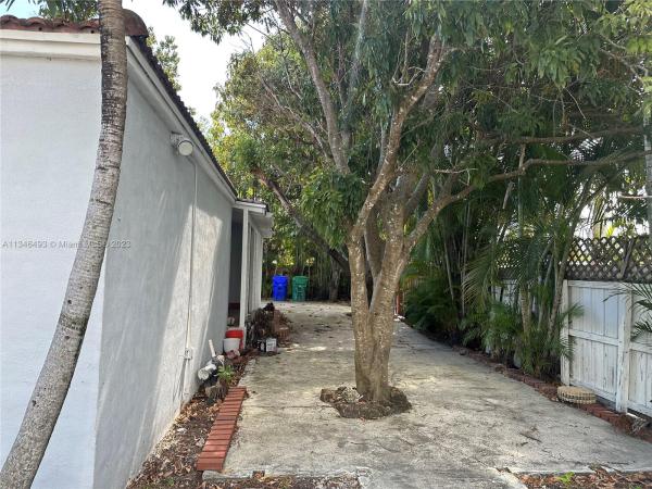 Lynnwood, 4890 SW 4th St, Miami, Florida 33134, image 1
