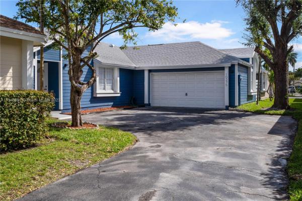 Royal Glen, 10275 SW 139th Pl, The Hammocks, Florida 33186, image 1