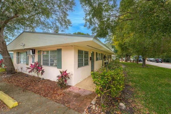 8885 NE 8th Ct, Unincorporated Dade County, Florida 33138, image 2