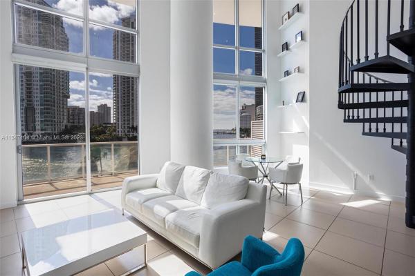Met 1, 300 S Biscayne Blvd #L-416, Miami, Florida 33131, image 2