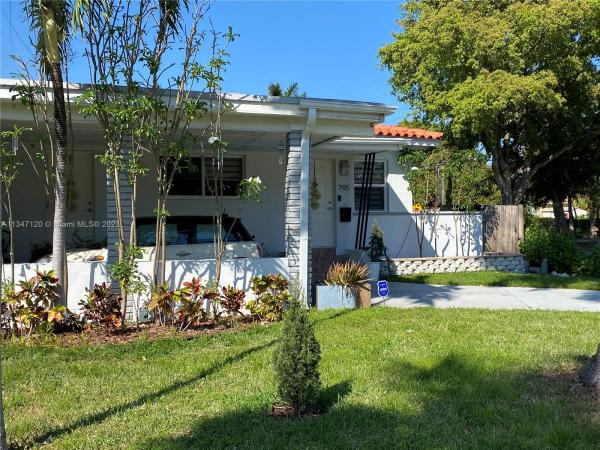 Poincianna Manor, 795 NE 146th St, North Miami, Florida 33161, image 1