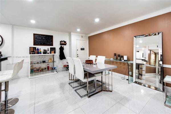 Manor Grove Village, 9 NE 19th Ct #118C, Wilton Manors, Florida 33305, image 2