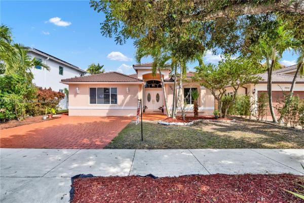 7021 SW 162nd Ct, Unincorporated Dade County, Florida 33193, image 2