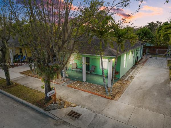 Jordan Commons, 24314 SW 130th Ave, Princeton, Florida 33032, image 1