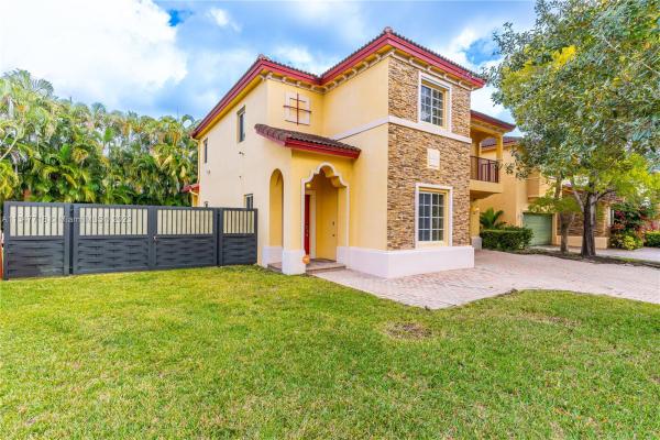Laroc Estates, 16491 SW 50th Ter, Kendale Lakes, Florida 33185, image 2