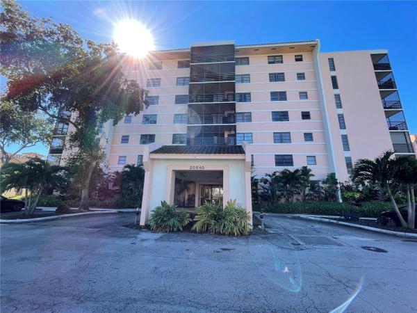 Lakeview Of The California Club, 20840 San Simeon Way #104, Ives Estates, Florida 33179, image 1