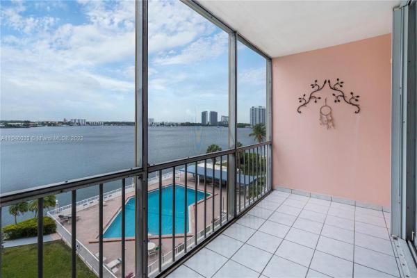 Point East, 3010 Marcos Dr #R507, Aventura, Florida 33160, image 1