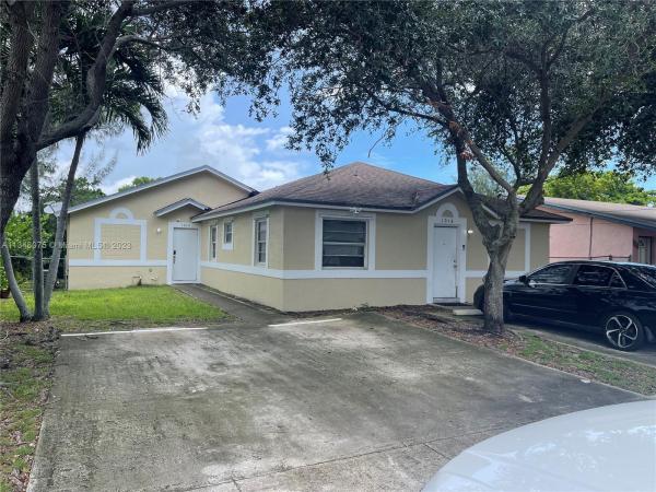 Lakeview Manor, 1016 SW 8th St, Hallandale Beach, Florida 33009, image 1