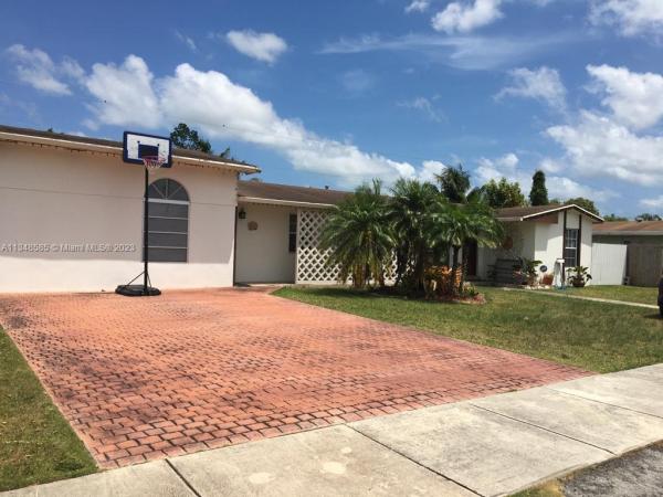 Palmetto Country Club Estates, 16125 SW 98th Ct, Palmetto Estates, Florida 33157, image 1
