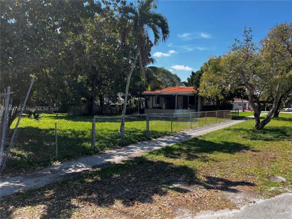 Country Club Estates, 1101 Oakwood Dr, Miami Springs, Florida 33166, image 2