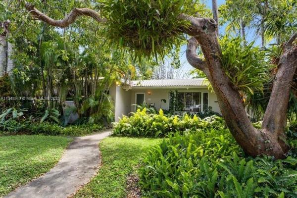Dunnings Miami Shores, 26 NE 109th St, Miami Shores, Florida 33161, image 2