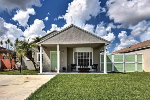 American Homes, 15560 SW 143rd Ave, Richmond West, Florida 33177, image 1