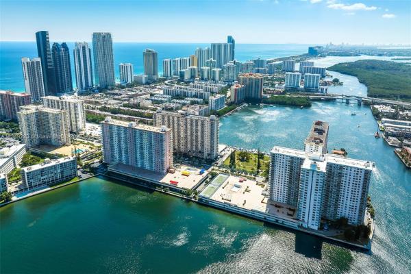 Winston Towers 500, 301 174th St #515, Sunny Isles Beach, Florida 33160, image 2