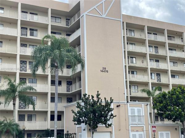 Huntington Lakes 3, 14476 Amberly Ln #304, Delray Beach, Florida 33446, image 2
