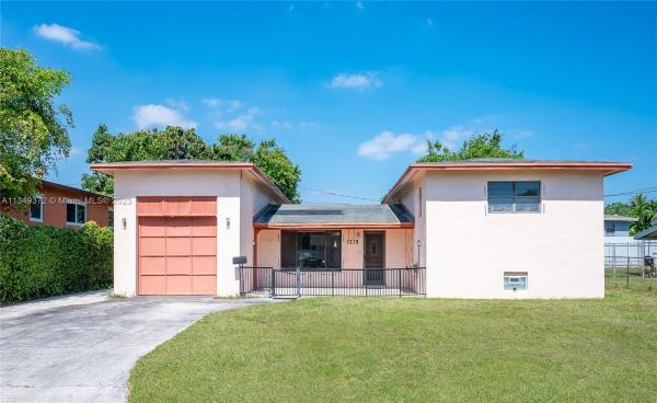 Mansionette Homes, 1235 NE 200th St, Ives Estates, Florida 33179, image 1